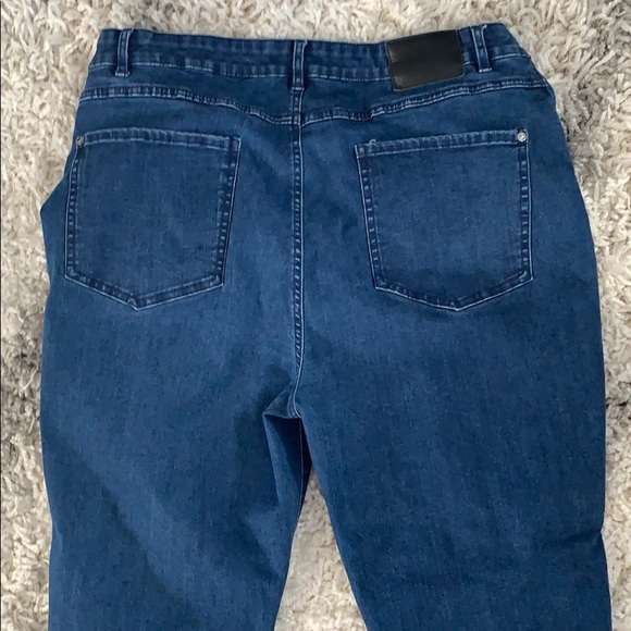 Too big for me! - Picture 2 of 3